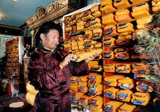 Rinpoche with Tengyur